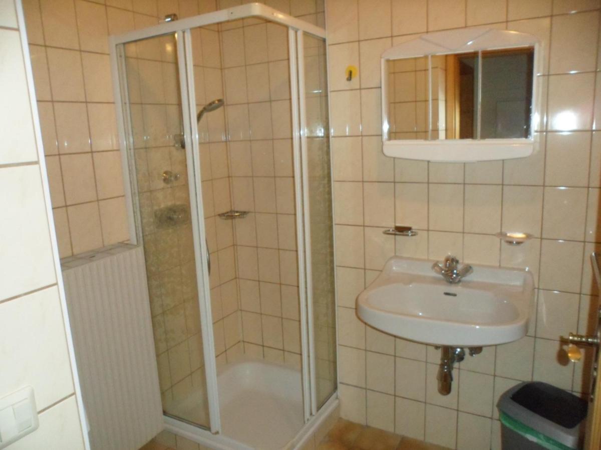 1 Apartment *